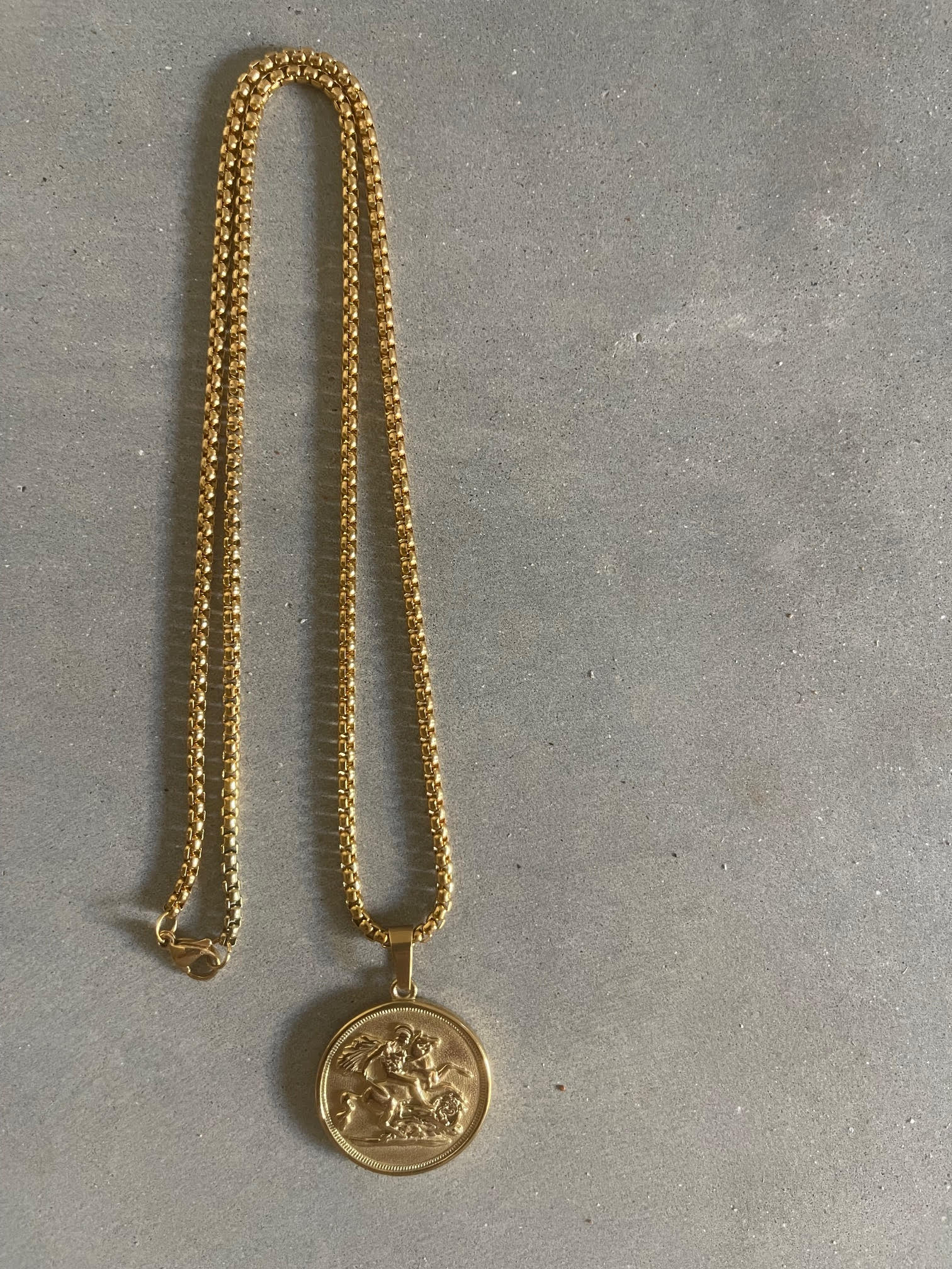 Sovereign Necklace