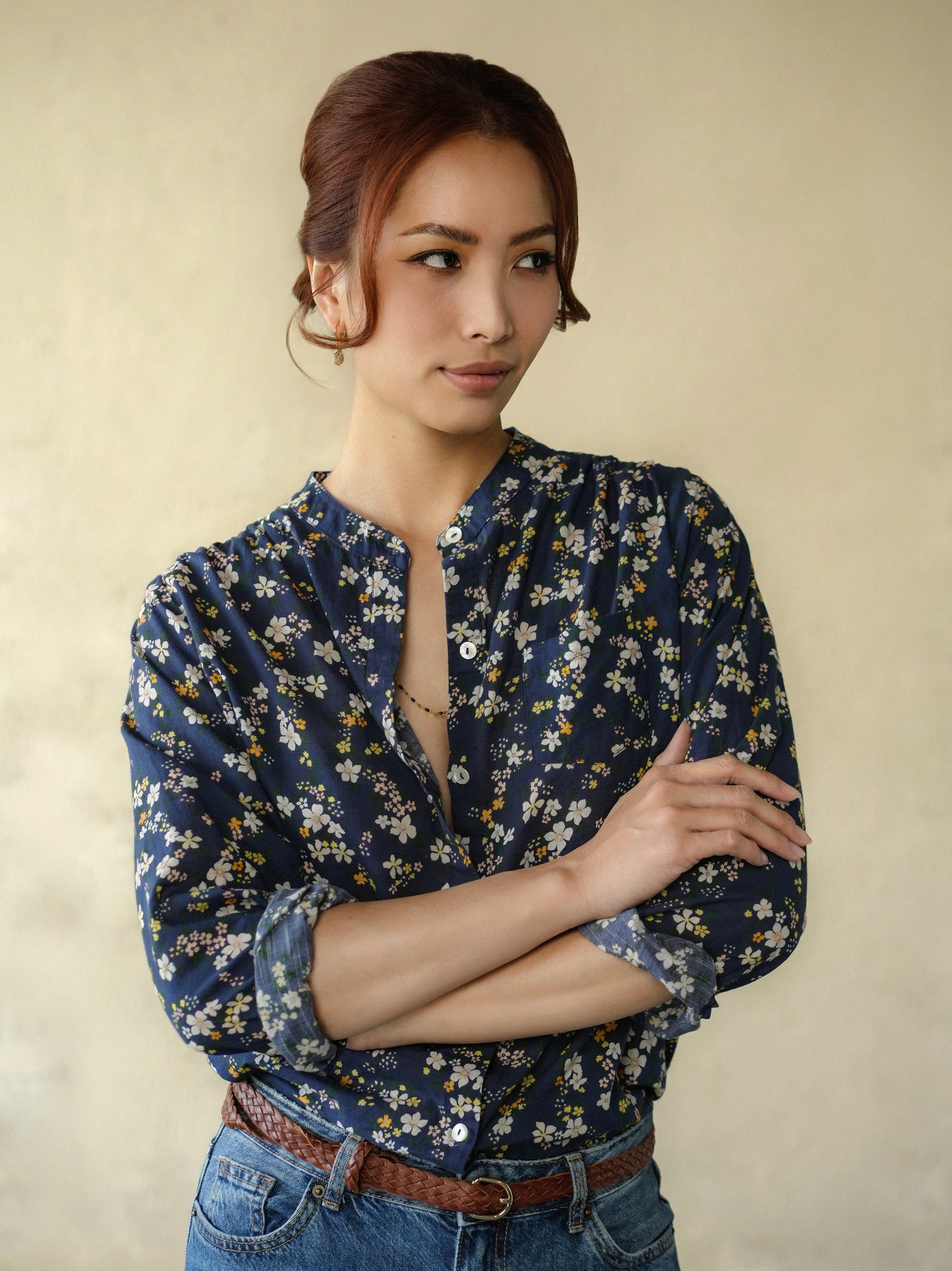 woman wearing amy floral blouse